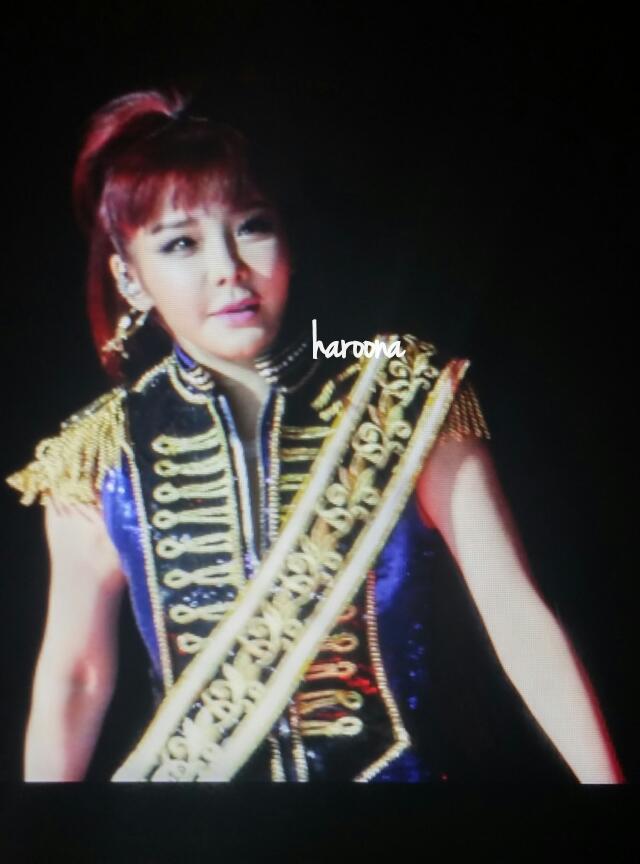 the2ne1hour's tweet photo. [151202] #MAMA2015 - PARK BOM (Credit: haroona) https://t.co/PaARR06zT4