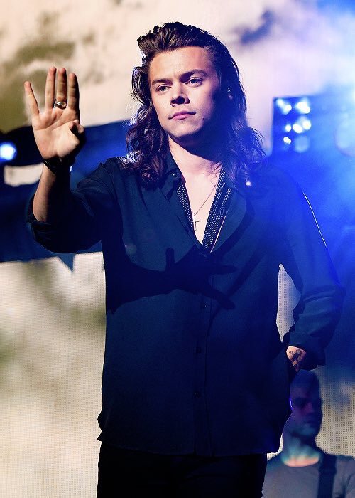 まさかこの英国の紳士がケツ出して立ちションしてる人と同一人物だなんて信じられません🤔❣

#MTVSTARS One Direction