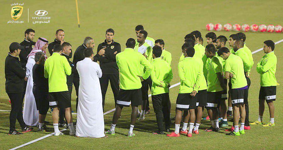 Khaleejclub's tweet photo. الخليج يصرف 5 الاف ريال مكافأة الفوز للاعبي الدانة قبل لقاء الفيصلي
#نادي_الخليج
https://t.co/XC2WLPxLKs https://t.co/7QfmeAmutZ