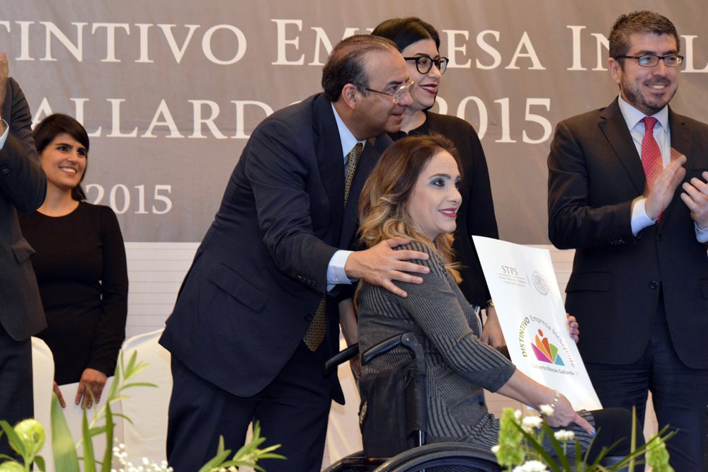 STPS_mx's tweet photo. #Boletín Con resultados concretos, @gobmx construye un #México más Incluyente https://t.co/Q0FM7qlmlv https://t.co/xKVbItvZMu