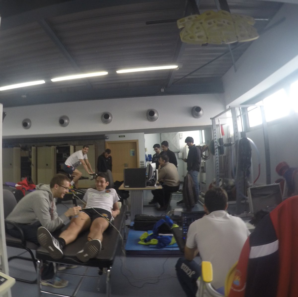 Entrenamientos7's tweet photo. Con @JuanMartin_Diaz  y @uribotello nº 2 y 11 del Word Pádel Tour, haciendo pruebas en los laboratorios https://t.co/ETTDIXqoPx