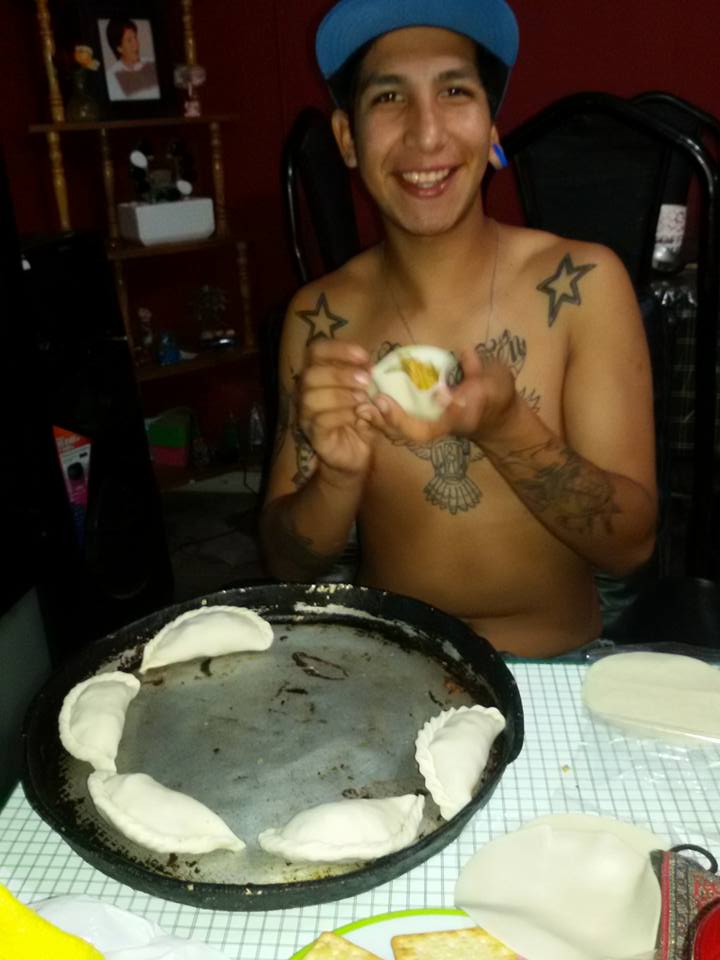 NikoReos1's tweet photo. la prueba de que hoy estuve todo el dia haciendo empanadas #Mis #Empanadas #Son #LasMas #Ricaaa https://t.co/1Ah8nYtBm2