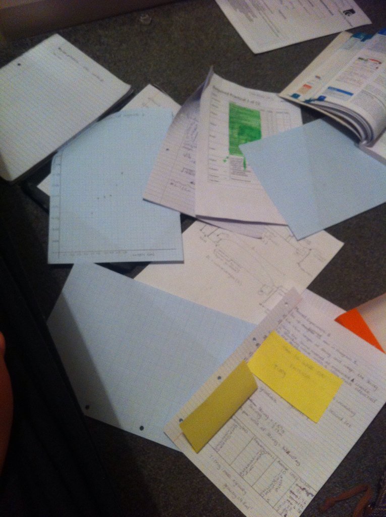 stacey4300's tweet photo. Stuck doing #physics when i could be watch #TheApprentice why is physics so hard !!! https://t.co/v39Ifd4bWo