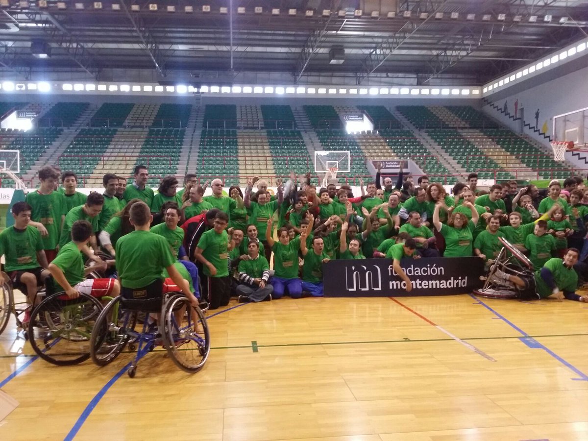 AsociacionVen's tweet photo. Que mejor que el deporte en familia!! https://t.co/P2QybUUwfv