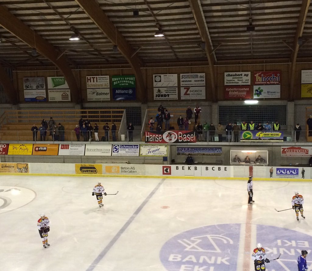 hockeyfanradio's tweet image. HFR - Live❗️ aus der Regio Lesgue

Fans des @EHCBasel  in Interlaken

#scui  - EHC Basel 3:2*

by hockeyfanradio.ch