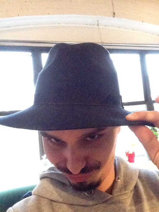 Блин, я такой многогранный актёр, почему я все проебал? https://t.co/zEuDuTUB3t