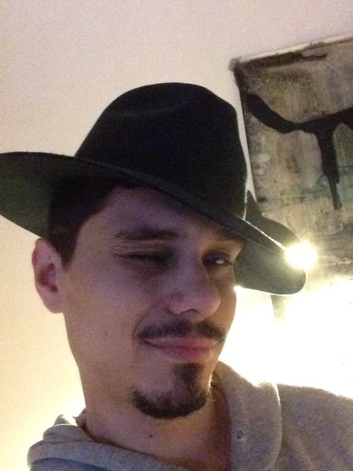 Блин, я такой многогранный актёр, почему я все проебал? https://t.co/zEuDuTUB3t