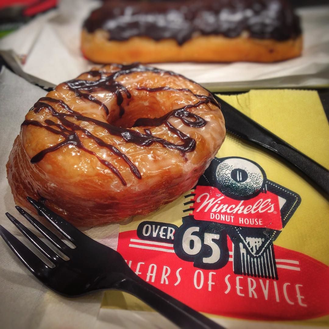 WinchellsDonuts's tweet photo. Craving a donut but also want to feel fancy? Grab one of our fancy #Cronas croissant donuts and don't compromise! https://t.co/gjcFoBN5da