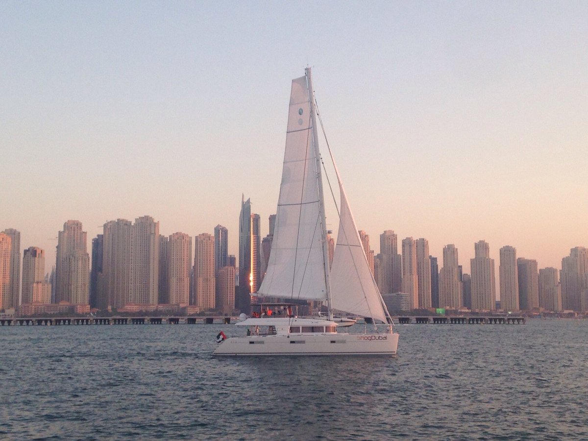 CatamaranTan66's tweet photo. #WinterIsComing ... First sailing for the #Lagoon 620 in #Dubai ! #TanOrient https://t.co/vI9UqU9buu