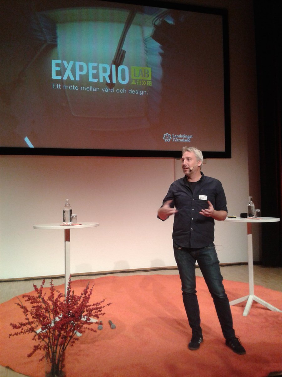 SLLinnovation's tweet photo. Tomas Edman #ExperioLab
Nyfikenhet, empati,  mod &amp; samskapa.
"Träna på förmågan att förstå kunden" #scskarlstad2015 https://t.co/7kxn8o4j3L