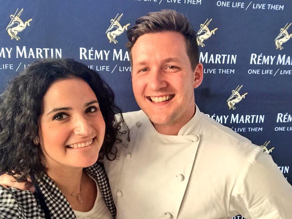 KayliVee's tweet photo. Time for #oneingredient dinner by @mattmanningchef with @remymartinsa #OneLifeLiveThem  Looking forward to this 👏🏼💃🏻 https://t.co/44zp7w4j1u