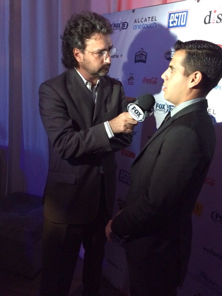 elpatogalindo's tweet photo. Con el Novato del Año @NASCARmxOficial Categoría V8 Manolin Gutiérrez #NMSxFS3 #CeremoniaPremiacion #nascarmexenfox https://t.co/yi94GarT5k