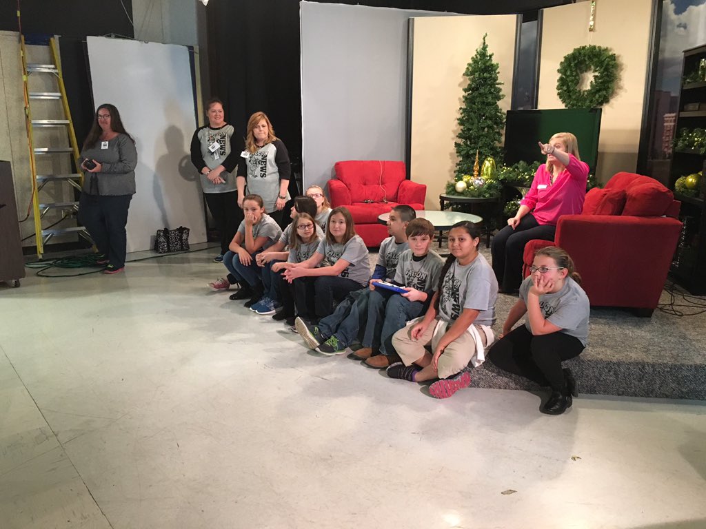 ErinMeyerEvv's tweet photo. Now it's time to sit back and watch @Dan14News deliver the Midday news!! 😄👍🏻#PrideElementary https://t.co/sbTJKXkUFc