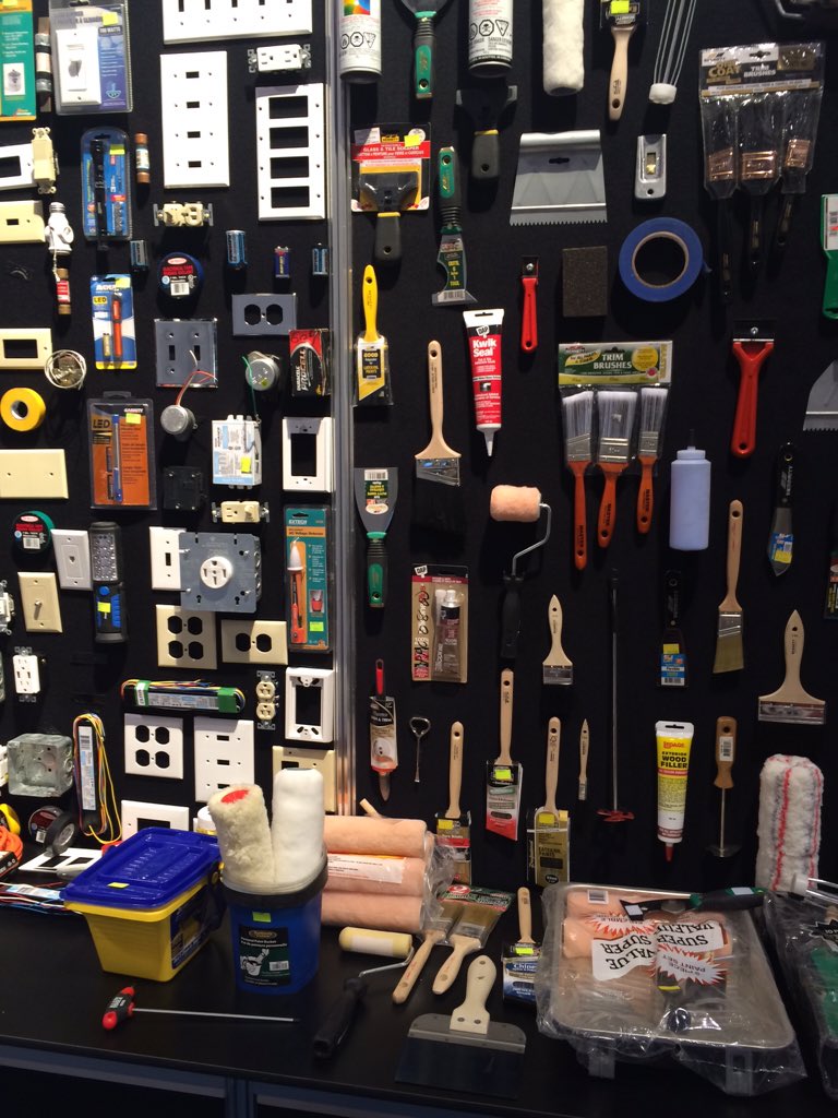 JacknifeDesign's tweet photo. This event is a maker's dream! #toolsontools #torontoinnovation #IIDEX15 https://t.co/JGYxRYsrEb