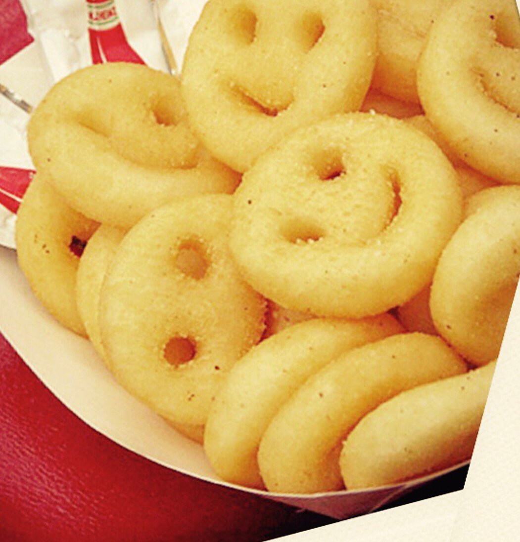 ProWhitePlus's tweet image. At ProWhite+ we even like our food to smile😋😋😋 #humpdayhappiness #smileandshare #happyfood