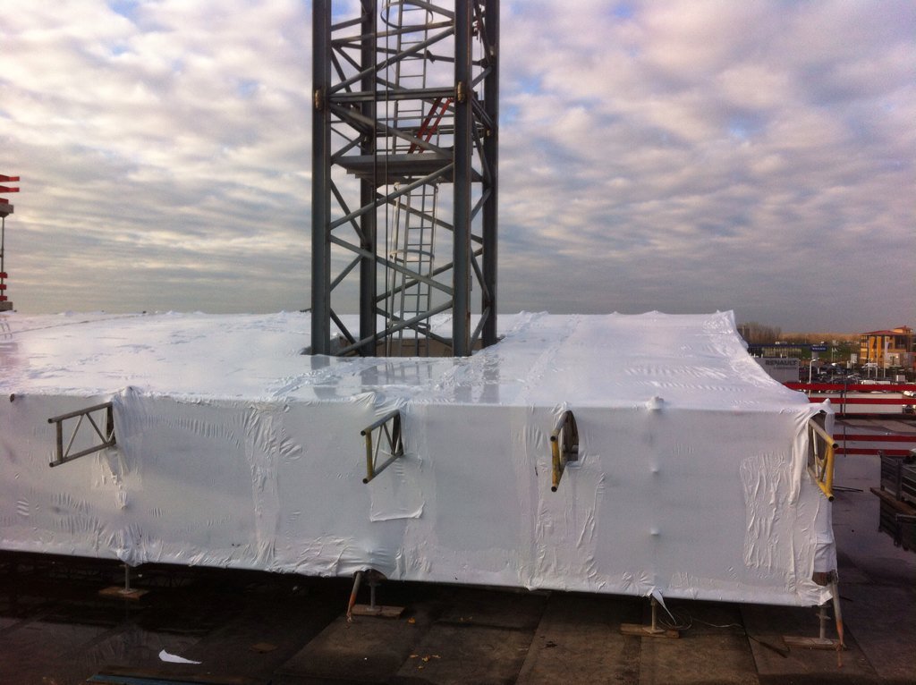 michbosm70's tweet photo. Afgelopen dagen kapconstructie gemonteerd. #kapconstructie #krimpfolie #omtrek 75mtr #VanWijnen #Vanderlande #Veghel https://t.co/vhtXxgwo6t