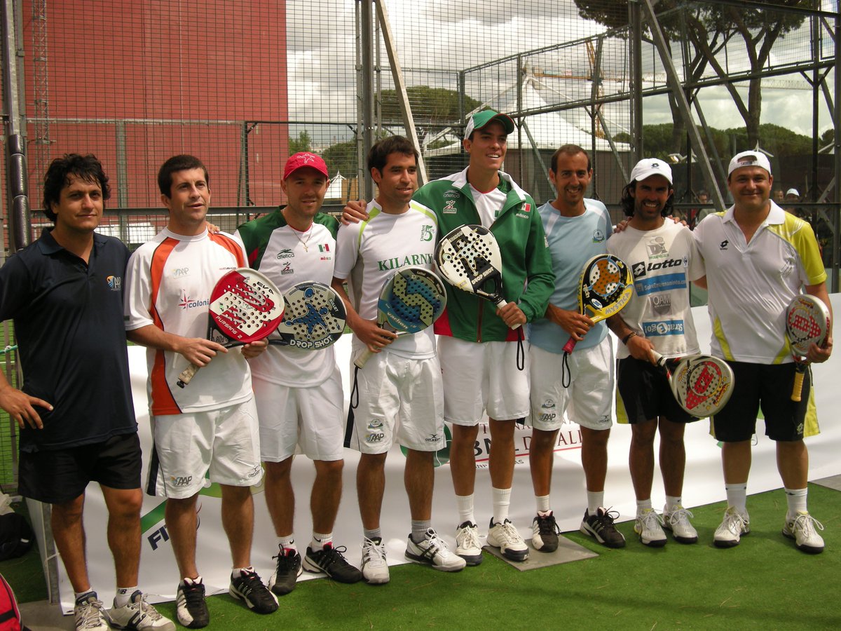 DANTELUCHETTI's tweet image. Promozione Padel, Master Series Roma 2009, insieme a Uruguay, Messico, Spagna @comitatopaddle .Il Padel Cresce ¡¡