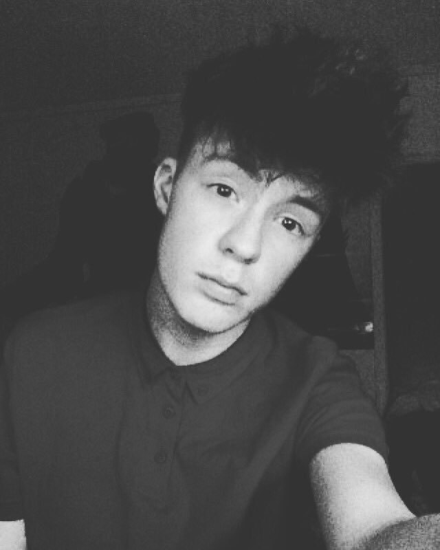Metal_Weed_'s tweet photo. This is not what it is, Only baby scars 💯 #omam #secondandsebring #metalcore https://t.co/LaoIl1ZHqP