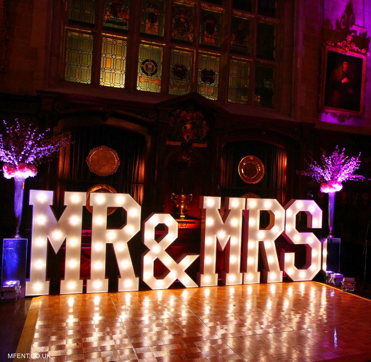 LightLetters's tweet image. Mr &amp;amp; Mrs #LightUpLetters - great idea for your #wedding!