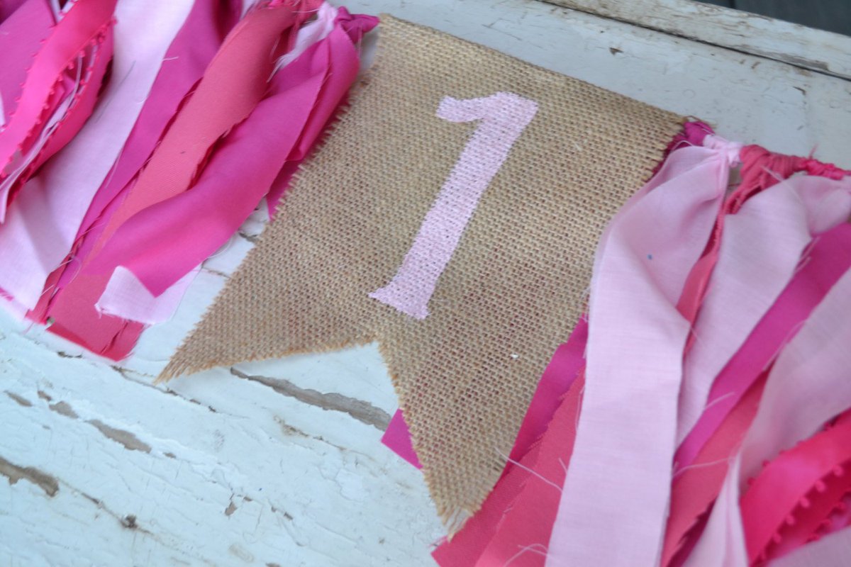 BannersAway's tweet image. girl high chair banner - pretty in pink pendant high chair banner - … etsy.com/listing/230618… #Etsy #BirthdayProps