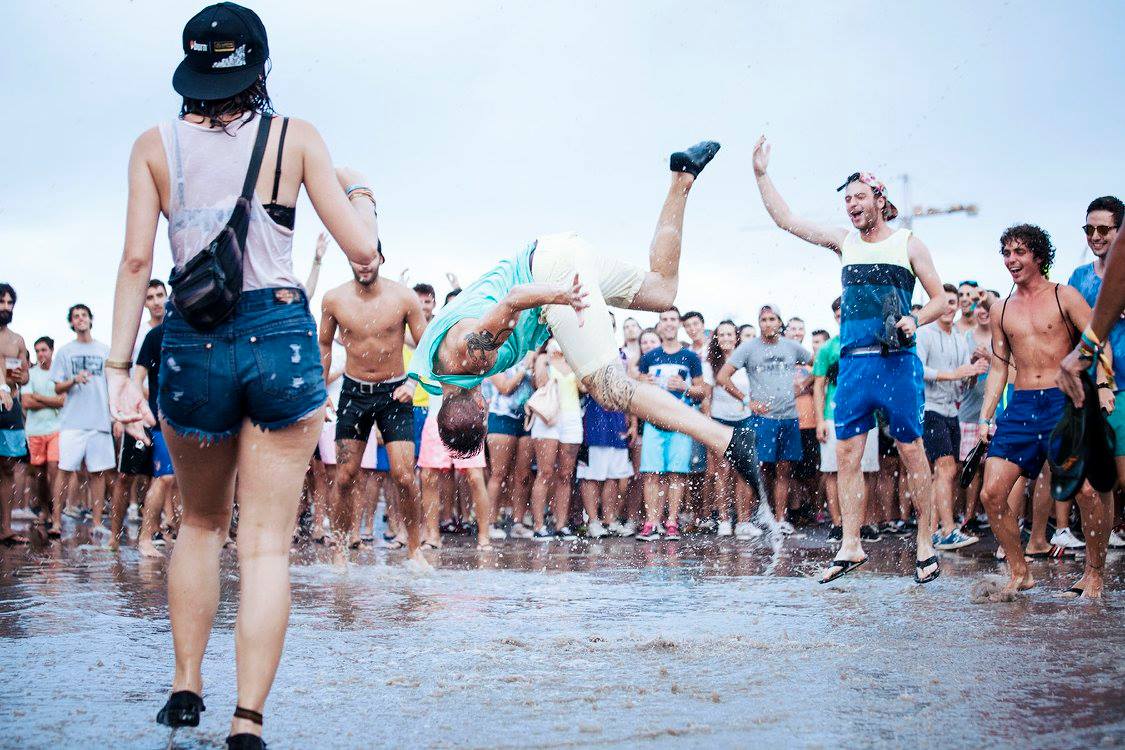 ArenalSound's tweet photo. Mañana a las 11:30h comenzaremos con las #ConfirmacionesArenal2016 en Twitter. ¡Seguimos sumando nombres! https://t.co/Vl6dXPoQwV