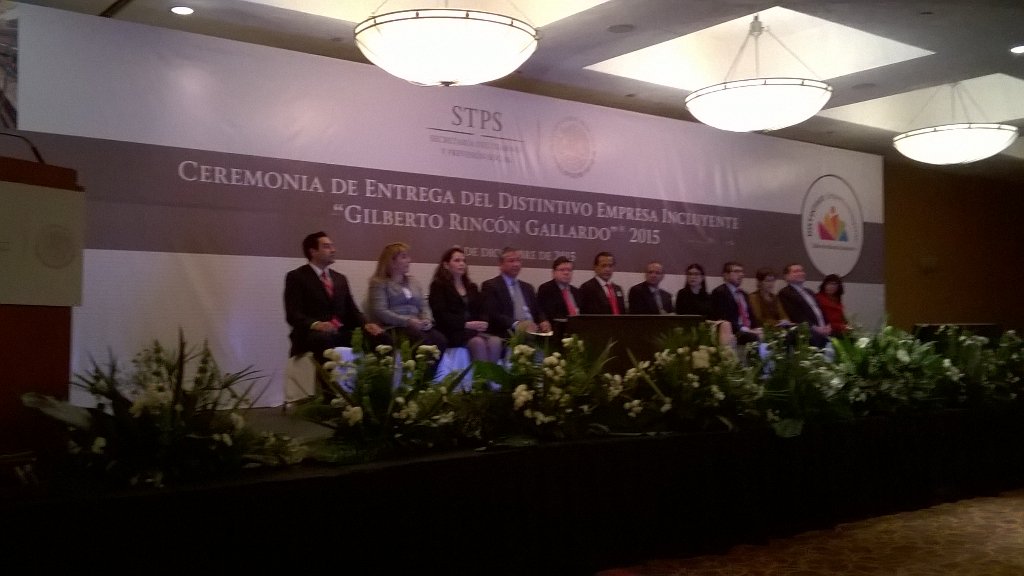 STPS_mx's tweet photo. Ceremonia de Entrega del Distintivo #EmpresaIncluyente #GilbertoRincónGallardo https://t.co/lvmeOYqPn1