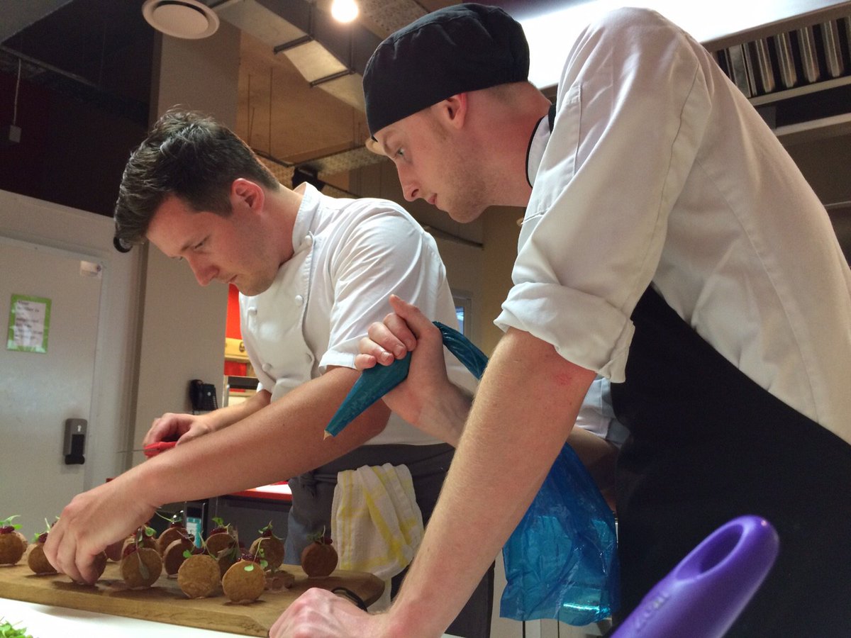 RemyMartinSA's tweet photo. Culinary artist @MattManningChef prepping some delicious starters at the Foodie #RemyMartin event. #OneLifeLiveThem https://t.co/f0WGsKSnli