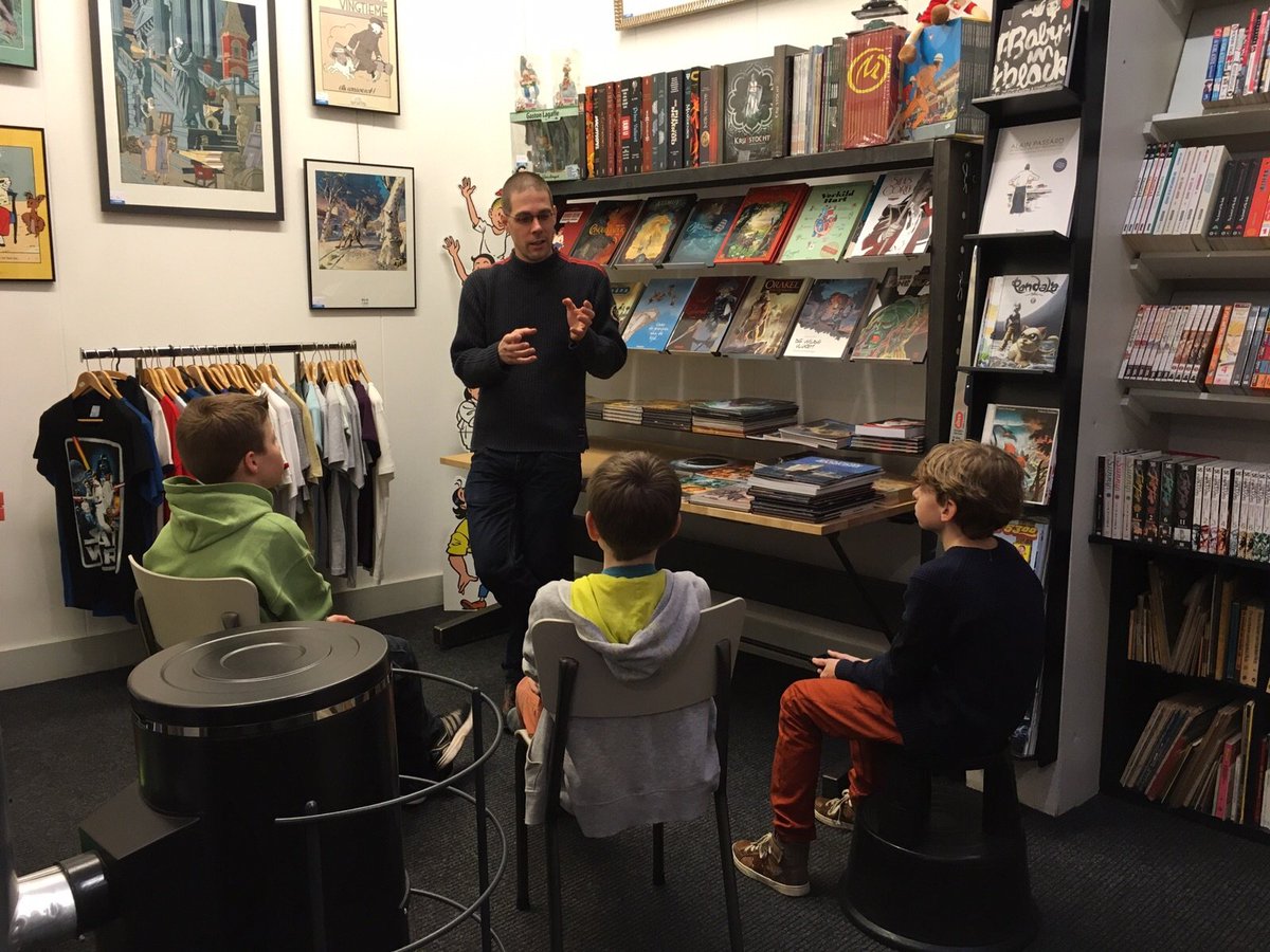 home65's tweet photo. Sigge geeft bij stripboekhandel de #Noorman les over de #geschiedenis  van het #stripboek . https://t.co/GnOoBSlFiq
