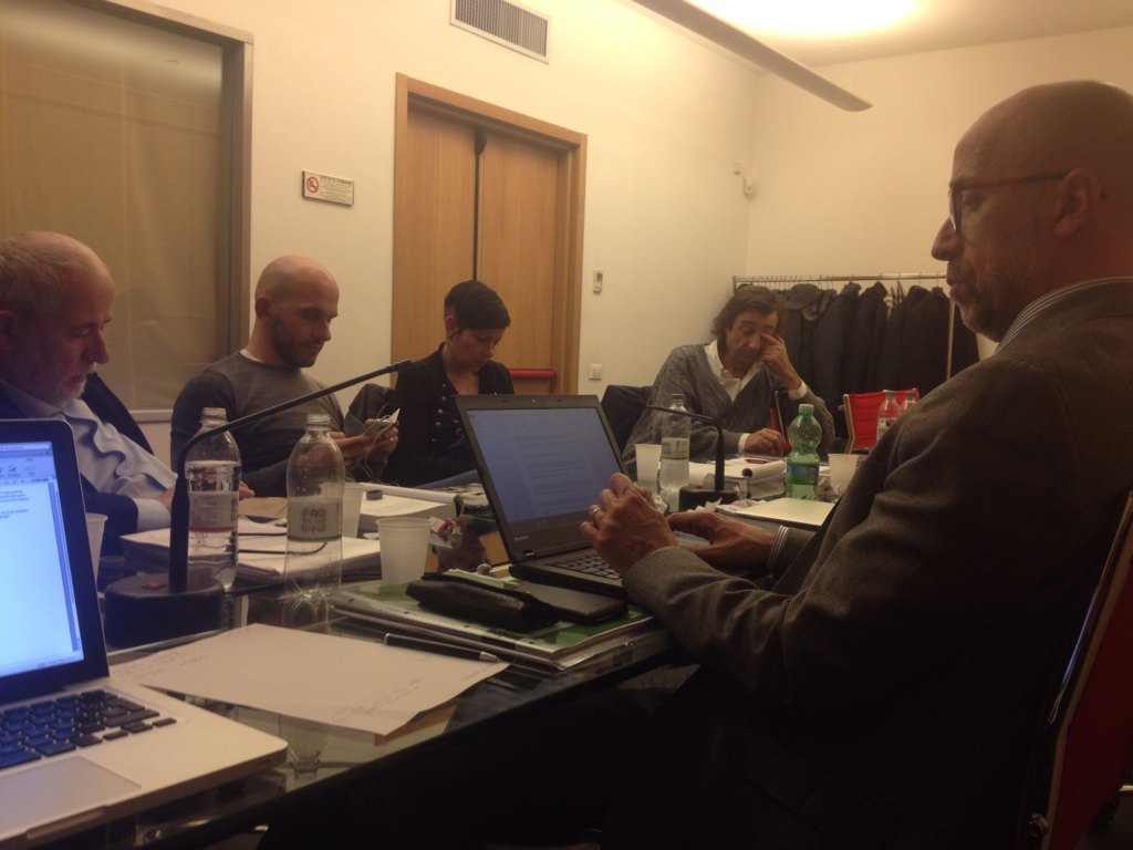 PietroRizzi85's tweet photo. Facce stanche alla contrattazione per #Ccnl #RistorazioneCollettiva.Temi:#ROL,#malattia,#flessibilita. #PhD_PR https://t.co/HkbtuSfg3s