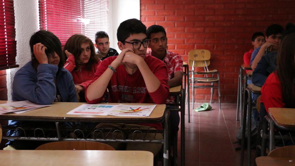 Diversanima's tweet photo. Ahora 7° Básico. Colegio Paula Vivanco, Limache.  #DiversAnima @UEenChile @inddhh https://t.co/P7D4g0dKzn