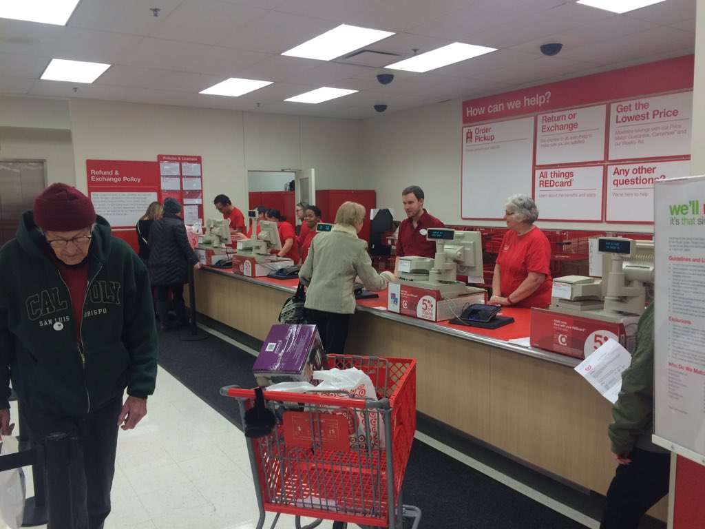 #winningservice!!  Five at the desk plus eight at order pick-up!!  #lovemyleadershipteam