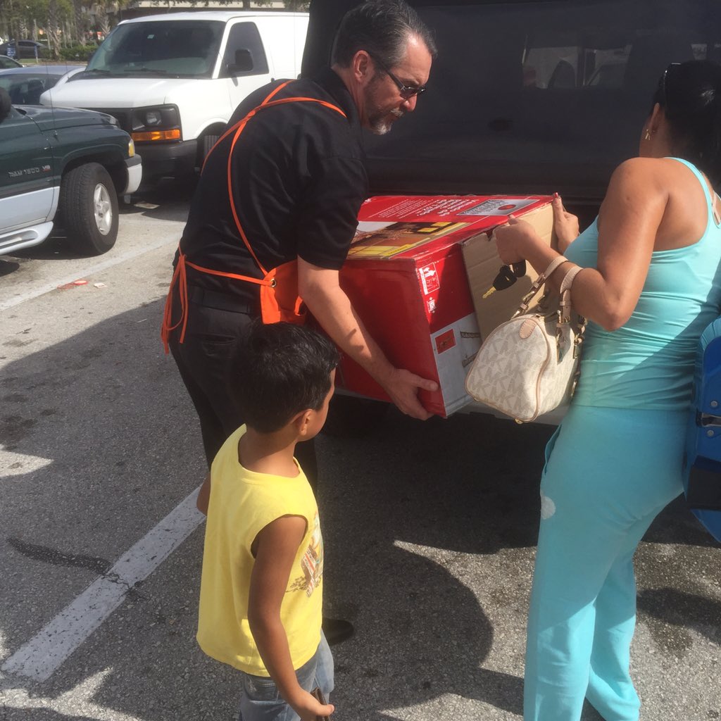 Great opportunity for Customer Service @ 6361 in Tampa with HDI-FMR Curt...💪 living the Values