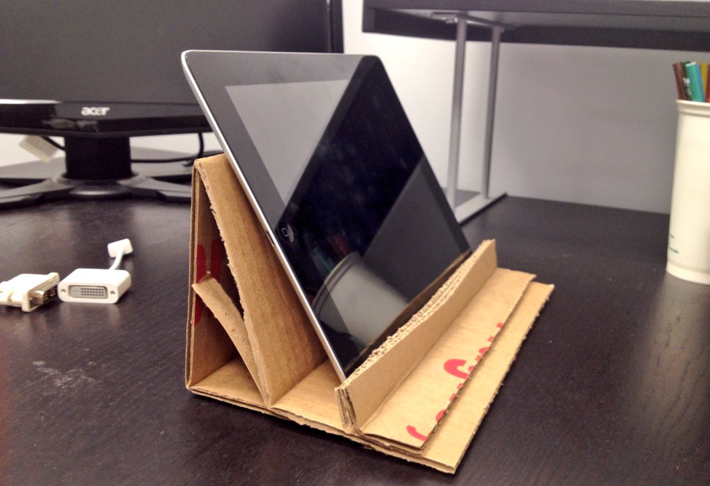 RDSBarath's tweet image. Necessity is the mother on invention, and I really needed an iPad stand today! 5 min later, THIS! #GarageEngineer