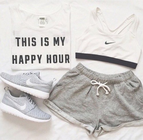Infumableh_'s tweet photo. Amor eterno a la ropa deportiva 👌👍😍 https://t.co/pCk4RClL8n