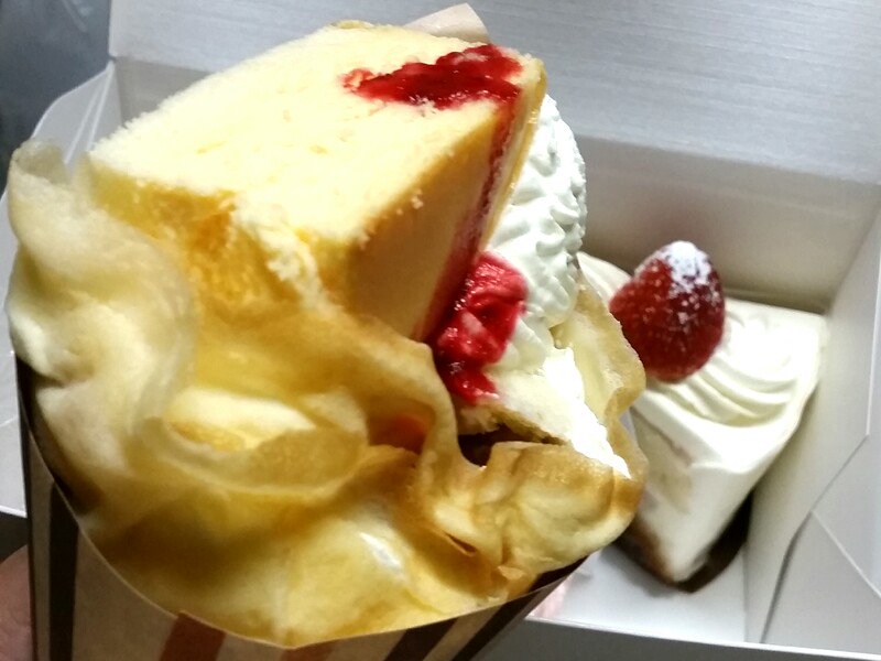 ﾏ ｻｷ On Twitter 遅番明けのこんな時間ですが 食べちゃいます スイーツ的なもの 的なものてゆーかもろスイーツやｗ 茨城町 のパティスリーブローニュさんのチーズケーキクレープ Https T Co I6zeog2fse