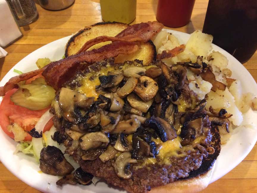 BestBurgeReview's tweet photo. #BurgerPorn and #recipes? Check us out on Pinterest! https://t.co/RPhWFv012q https://t.co/y60vQctZ2z