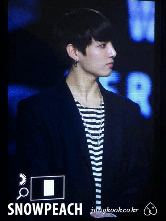 JUNGKOOKcokr's tweet photo. 151202 오늘도 수고했엉👏 #정국 @BTS_twt https://t.co/muu1dUp6lq