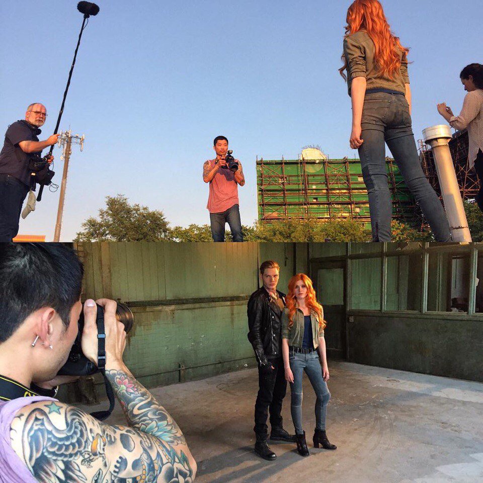 SHuntersSpain's tweet photo. Nueva foto bts de las fotos promocionales https://t.co/zB0i1flJN8