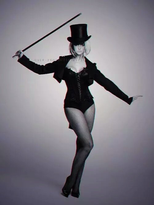 gerardope22's tweet photo. #MTVStarsBritneySpears @britneyspears #hbd https://t.co/GcxC3Xuv0S