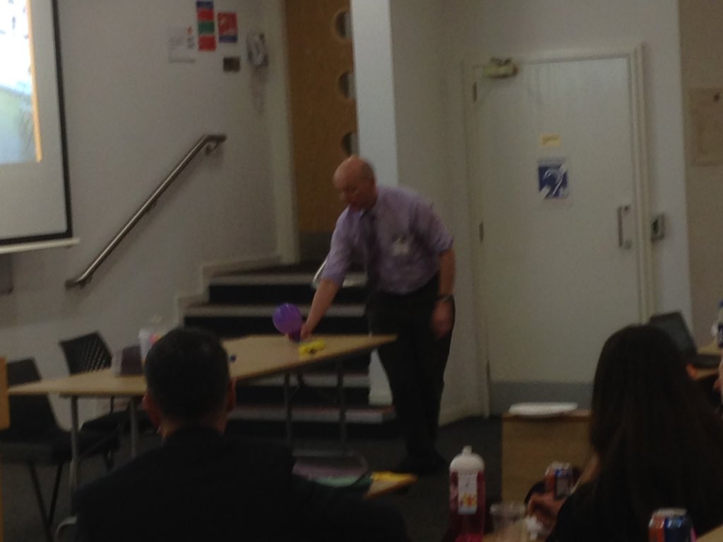 LynneJ0nes's tweet photo. ❤️ Gregor's wee balloon hovercraft, ❤️ @SSERCphysics #TMStrathclyde https://t.co/Cuby40Hw3V