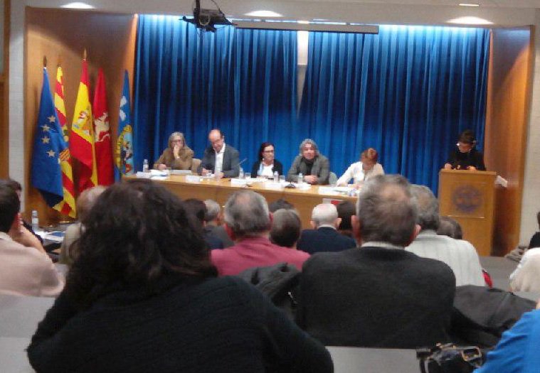 .<a href="/estebancorsino/">Esteban Corsino</a> debatiendo en la mesa sobre "La atención a Dependencia en los programas electorales"
#El20Decido