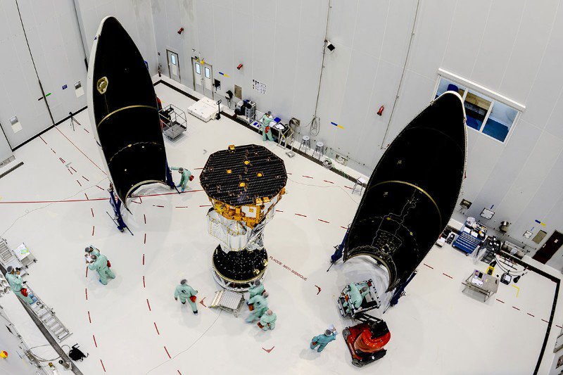 newscientist's tweet photo. This spacecraft is on a mission to find ripples in spacetime https://t.co/GS8GbVyrPn https://t.co/ZM39TaRH0G