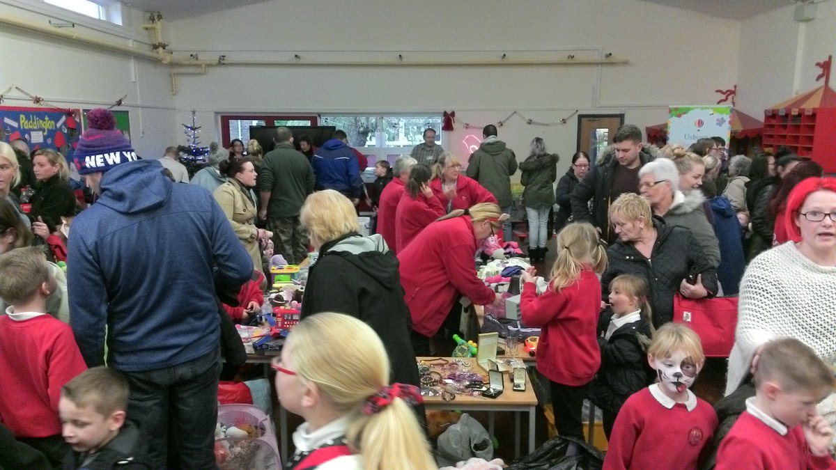 GaltVicky's tweet photo. #harrowgatefamily Thank you all parents, children and staff for a 'magical' Christmas fair. You are all amazing!🎅🎄 https://t.co/u6IgYZ6Oa8