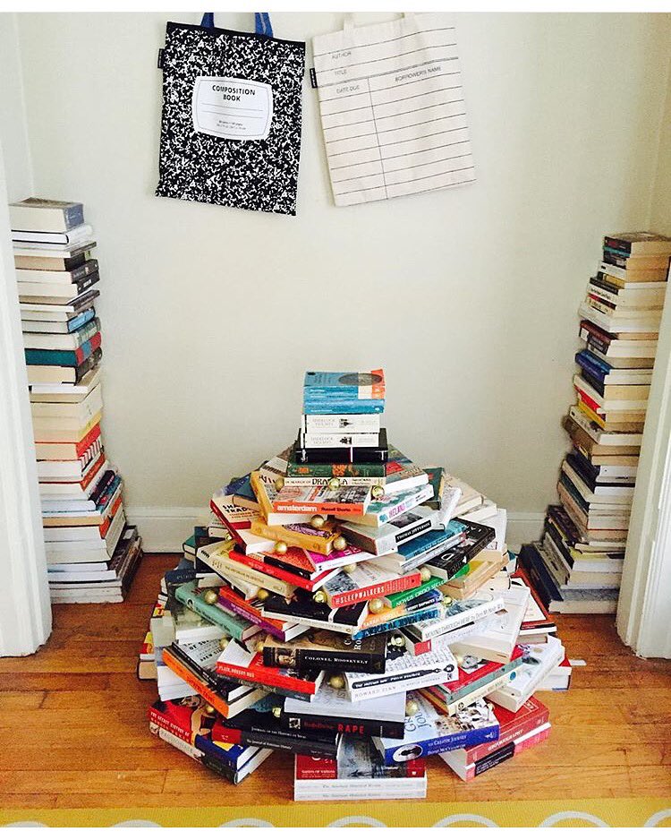 OutofPrintTees's tweet photo. "Why get an actual Christmas tree?" #OOPfan π·: IG kellenmorgendorffer https://t.co/KWu6byVxuc https://t.co/tIKohJagBM
