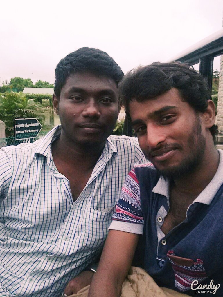 Rajkumar_Sp13's tweet image. #Nofood #Nocurrent #Noshelter #Nocommunication #NoTransport #chennairains 
Pramaa saavu bayatha kamuchutanga da..:(