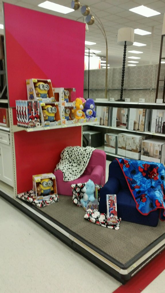 We have presents for the kiddos too @jjonesca