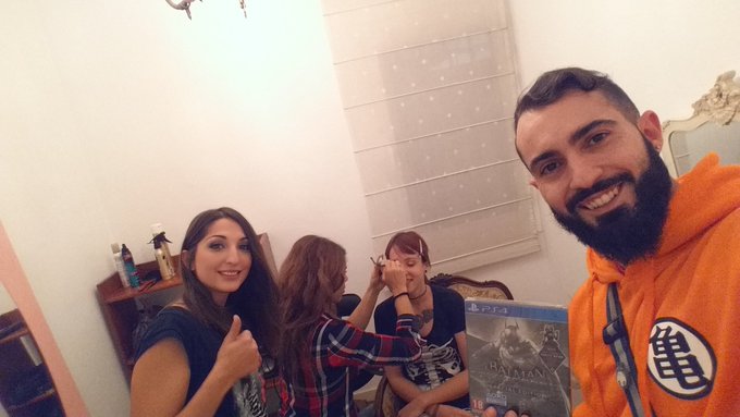 Que alegr&iacute;a tener #amigos as&iacute;,  nada m&aacute;s verme... toma regalo!!!! @Jimena_Lago #Batman #ArkhamKnight<a href="/tag/amigos"class="tags">#amigos</a><a href="/tag/batman"class="tags"><span>#batman</span></a><a href="/tag/arkhamknight"class="tags"><span>#arkhamknight</span></a>