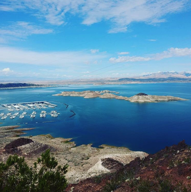 DamHelicopterCo's tweet photo. Spend #HUMPDAY flying over beautiful Lake Mead with our $39 helicopter tour! #bestdamride #lakemead #helicoptertour https://t.co/SSB5FjSMHZ