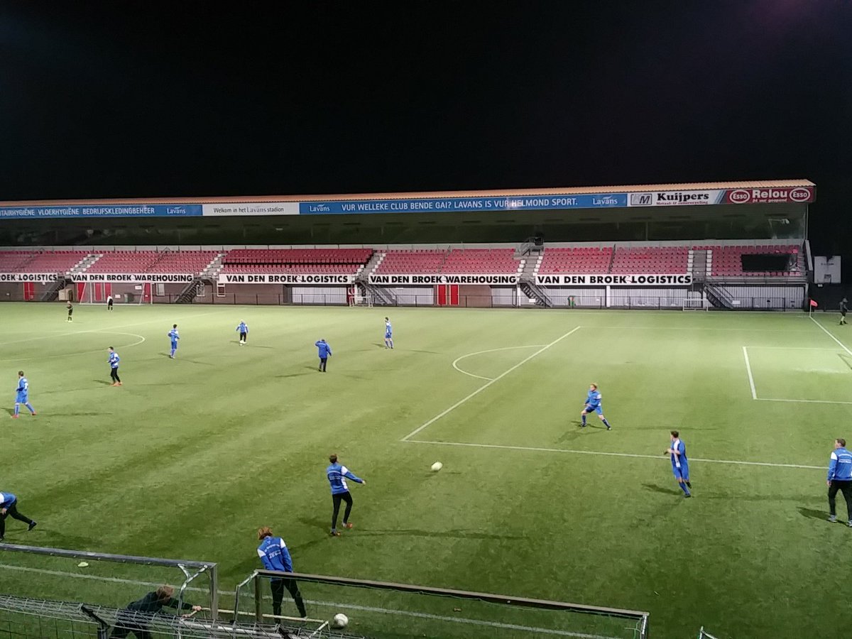 Rkvvnederwetten's tweet photo. Nederwetten gaat zo van start in het #lavansstadion in #helmond #nedora https://t.co/QaQ8Oc6RGe