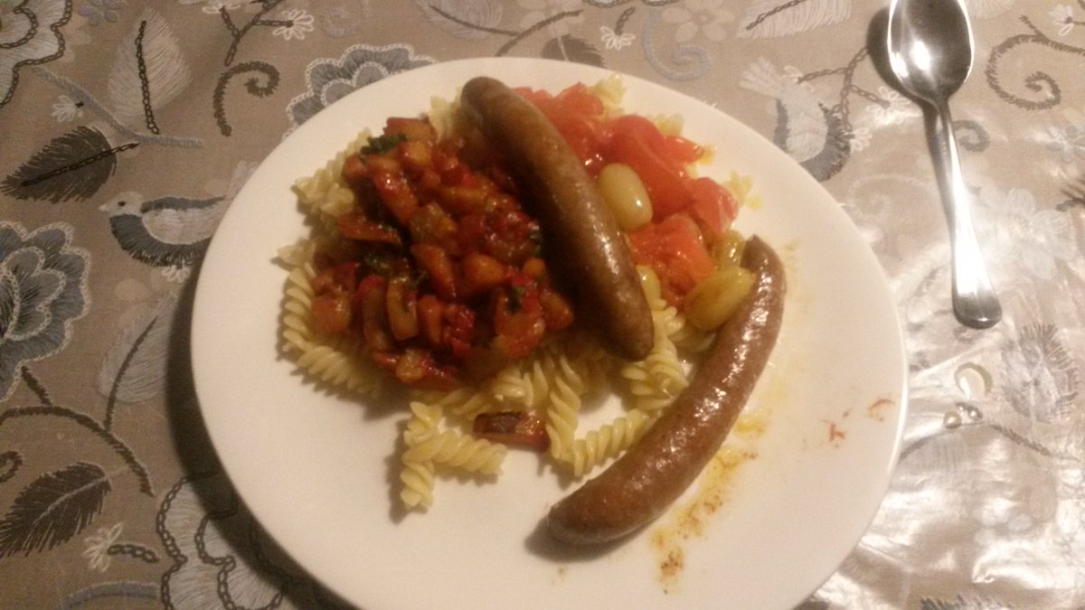 SandraGroenheid's tweet photo. Het 2e gerecht van @mathijsmaaltijdbox! Heerlijk! Helaas was het niet niet genoeg om de honger te stillen! https://t.co/efzjfdV7Hh